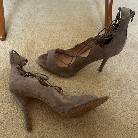 Vince Camuto heels - Picture 3 of 3